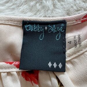 Dabby Style Floral Top - Cream & Red